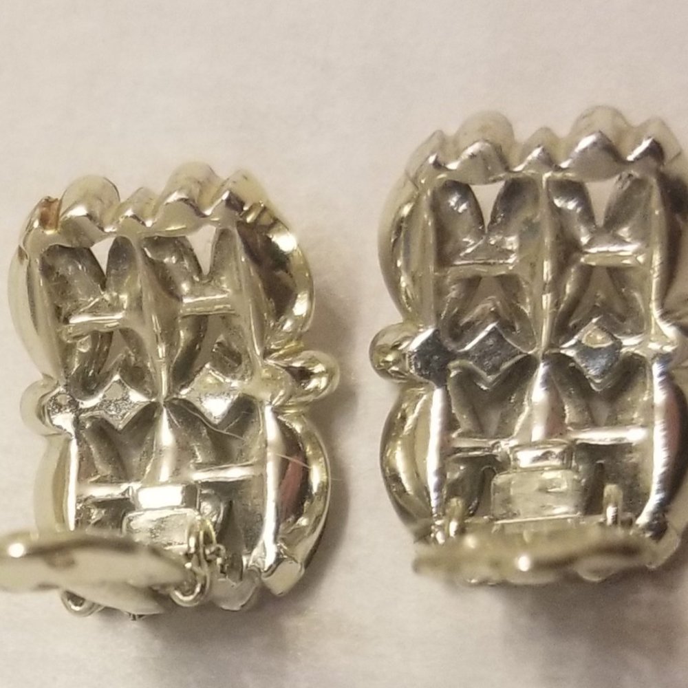 stunning Kramer faux diamond clip earrings - Picture 7 of 10